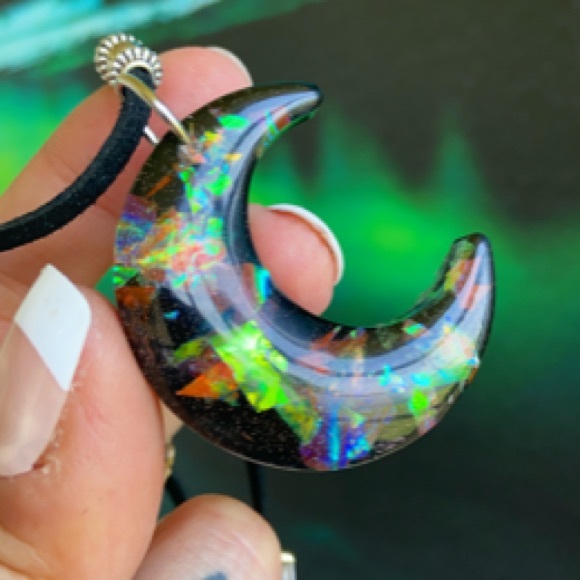 Black & iridescent glitter resin crescent moon - Picture 4 of 12
